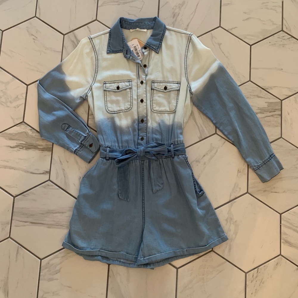 Ombré chambray long sleeve shorts romper w/ collar